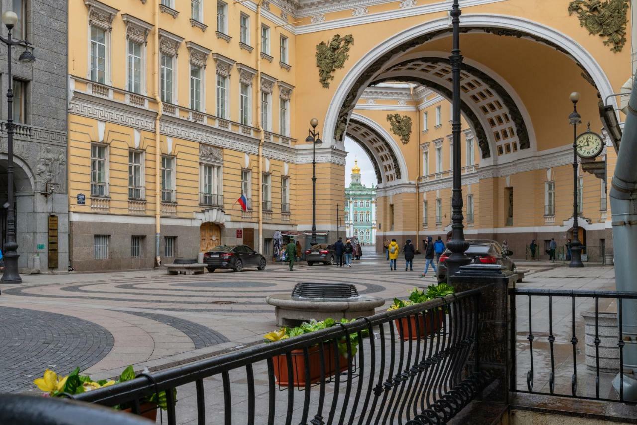 Apartments Near Hermitage Saint Petersburg Exterior photo