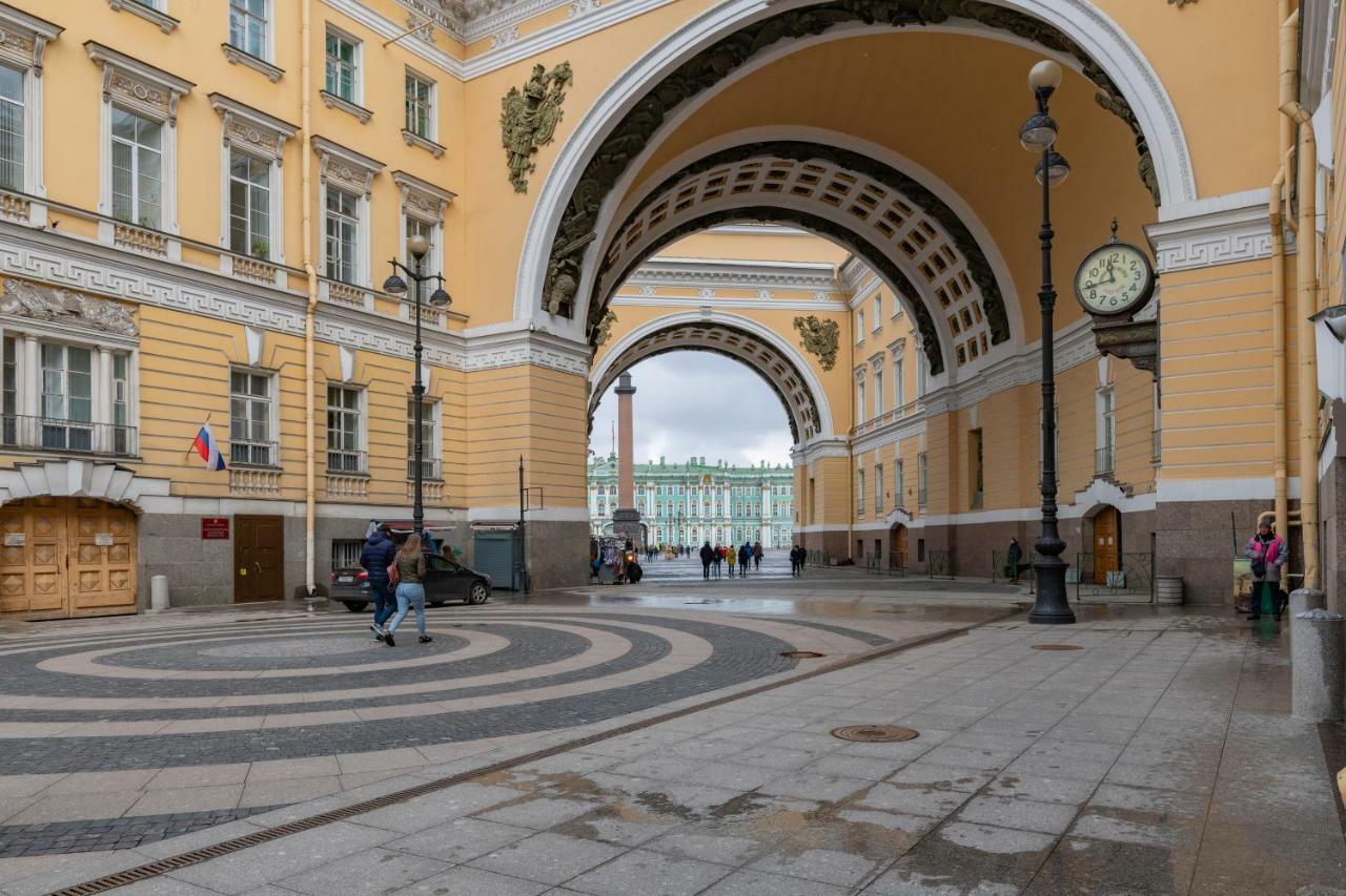 Apartments Near Hermitage Saint Petersburg Exterior photo